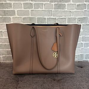 NWOT** Tory Burch - Perry Triple Compartment Tote Bag (Clam Shell)